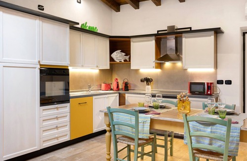Polpenazze del Garda Apartment | Apartment 'Il Borgo Ulivo' with Lake View, Wi-Fi and Air Conditioning