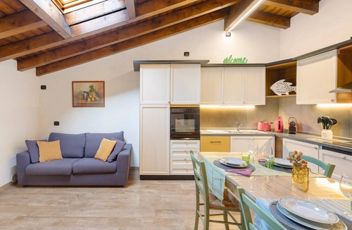 Polpenazze del Garda Apartment | Apartment 'Il Borgo Ulivo' with Lake View, Wi-Fi and Air Conditioning