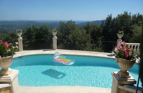 Cabris Apartment | Apartment in charming villa, panoramic view of the sea and the village of Cabris