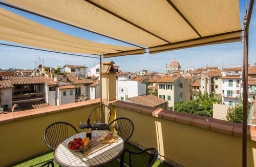 Sant' Ambrogio Apartment | Apartment in Florence center,air conditioning, roof terrace with cathedral view.