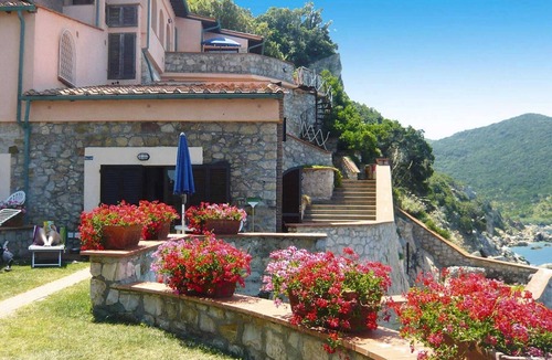 Rio nell'Elba Apartment | Apartment in Nisporto with Private Sea Access