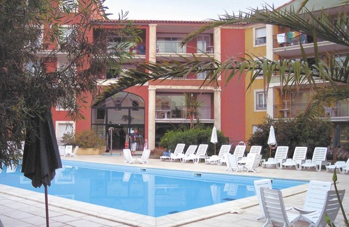 Sainte-Maxime City Centre Apartment | Apartment in Provence with Balcony