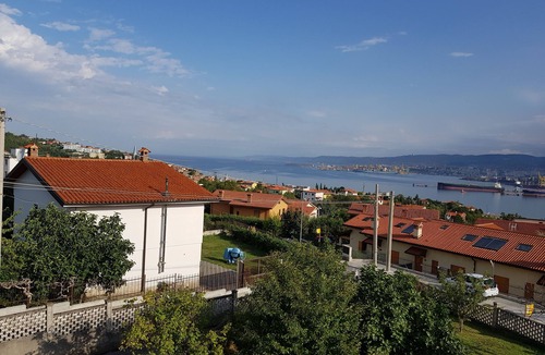 Muggia Villa | Apartment in villa with garden CIN IT032003C2BP5JM2B2