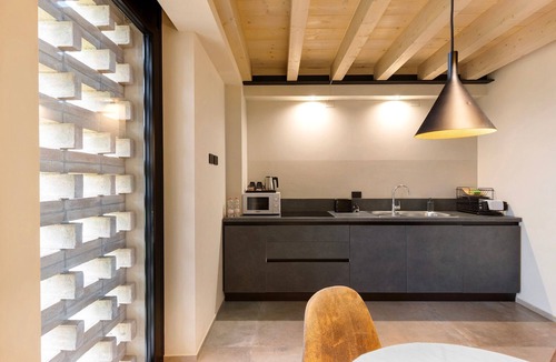Castelnuovo del Garda Apartment | Apartment 'Agr Casa Pezzo 2' with Shared Pool, Wi-Fi and Air Conditioning