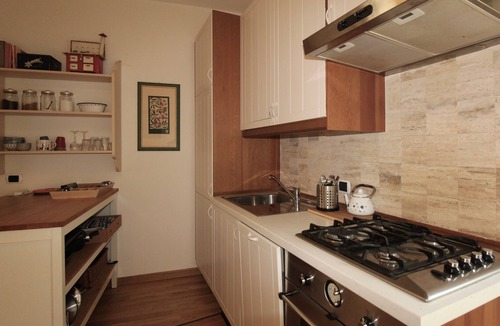 Polpenazze del Garda Apartment | Apartment 'Bella' with Mountain View and Wi-Fi