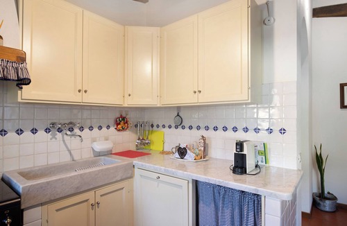 Ripa-Pozzi-Ponterosso Apartment | Apartment 'Appartamento In Versilia' with Shared Pool, Wi-Fi and Air Conditioning