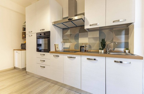 Pisa Apartment | Apartment 'La Tua Casa' with Balcony, Wi-Fi and Air Conditioning