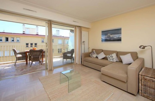 Antibes Old Town Apartment | Apartment Le Bastion in Antibes - 2 persons, 1 bedrooms