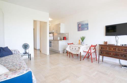 La Croix des Gardes Apartment | Apartment Le Trident by Interhome