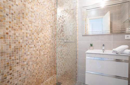 La Croix des Gardes Apartment | Apartment Le Trident by Interhome