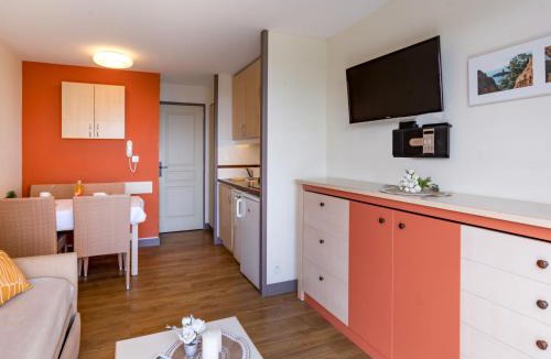 Cap Esterel Apartment | Apartment Le Village - C4319 by Interhome