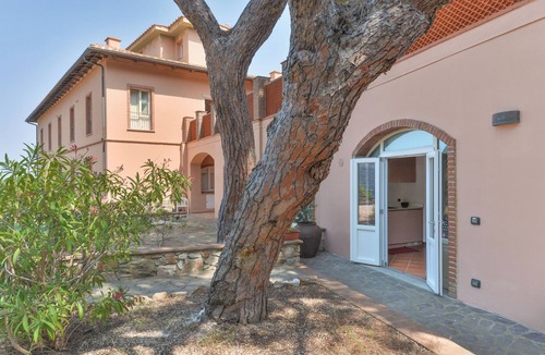 Capo D'arco Apartment | Apartment 'Margherita' with Sea View, Private Terrace and Balcony