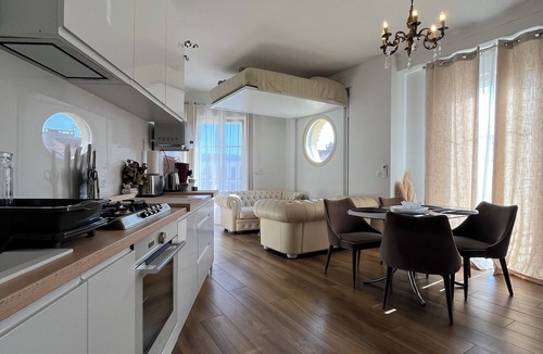 Vernier Apartment | APARTMENT NICE CENTER, SNCF STATION, LOCAL MARKET