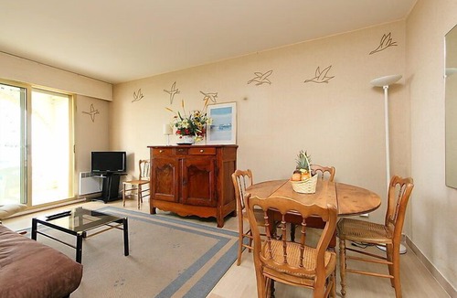 La Croix des Gardes Apartment | Apartment Palais Isabelle in Cannes - 4 persons, 1 bedrooms