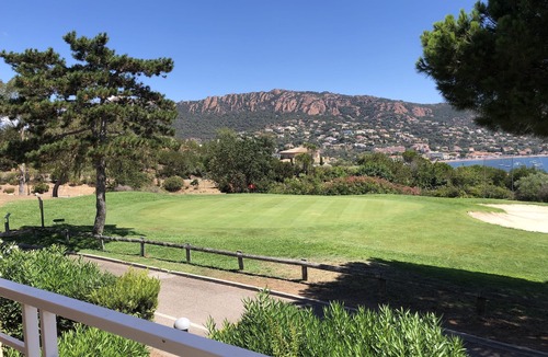 Cap Esterel Apartment | Apartment PREMIUM in the village CAP ESTEREL sea view renovated air-conditioned ground floor