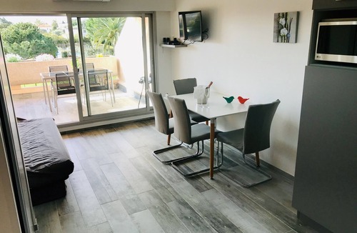 Plaine de la Brague Apartment | Apartment renovated, air conditioning, sea view, swimming pools, tennis