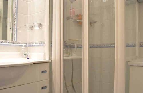 Plage de la Garonnette Apartment | Apartment Sainte-Maxime, 1 bedroom, 5 persons