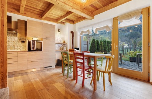 Ragoli Apartment | Apartment 'Saone' with Mountain View, Shared Garden and Wi-Fi