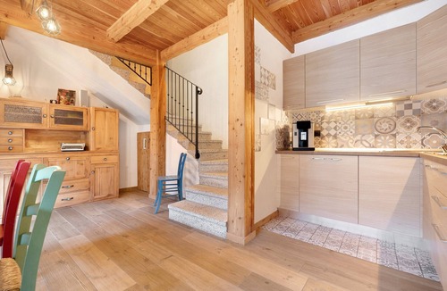 Ragoli Apartment | Apartment 'Saone' with Mountain View, Shared Garden and Wi-Fi