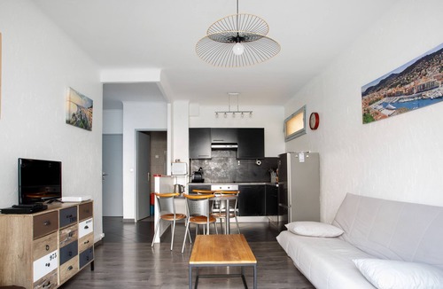 Liberation Apartment | Apartment T2 Quartier Libération near shops and tram