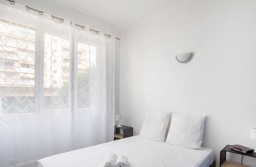 Liberation Apartment | Apartment T2 Quartier Libération near shops and tram