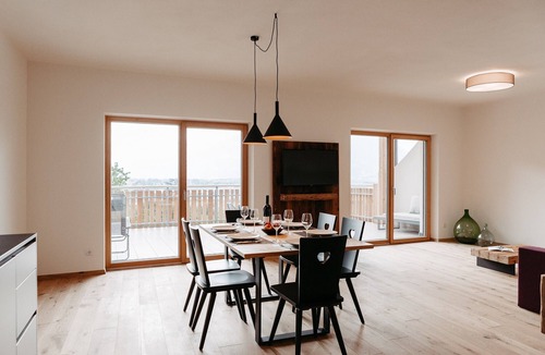 Merano Apartment | Apartment 'Torgglbauer 1' with Mountain View, Pool, Terrace & Wi-Fi