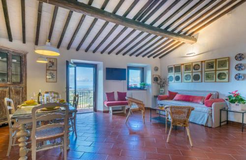 Casale Marittimo Apartment | Apartment Trilocale Casa nel Castello by Interhome