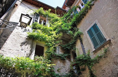 Albogasio Apartment | Apartment Valsonda 'Romantic Balcony' with Balcony and Wi-Fi