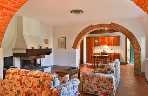 Reggello House | Apartment Viola - Farmhouse Antico Borgo La Torre