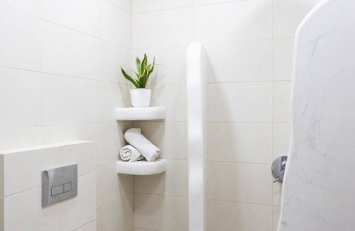 Kamari Apartment | Apartment 'White Wave Studio 1' with Sea View, Wi-Fi and Air Conditioning