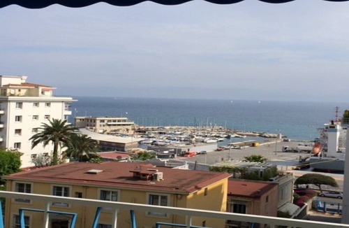 Lazaret Apartment | Apartment with a beautiful view in the Port !