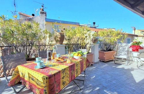 Old Town Apartment | Apartment with character - 2 bedrooms - 2 bathrooms - AC - Terrace - Old Nice