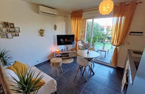 Saint Antoine Apartment | Apartment with pool in secure residence