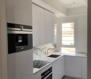Saint-Jean-Cap-Ferrat Apartment | Appart Saint Jean pieds dans l'eau