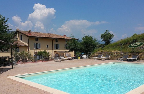 Serravalle Pistoiese House | Appartamento Clarabella A: A characteristic and welcoming two-story apartment that is part of a villa built on a hillside, surrounded by meadows and woods, with Free WI-FI.