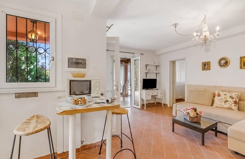 Ripa-Pozzi-Ponterosso Apartment | Appartamento Aurora Amazing View with Terrace, Seravezza, Italy