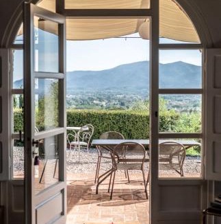 Capannori Apartment | Appartamento con magnifica vista e piscina