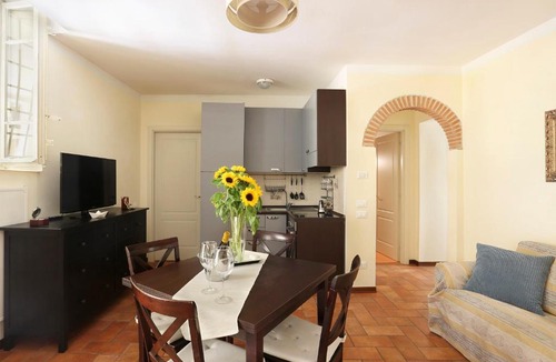 Lucca Historical Center Apartment | Appartamento corte campana
