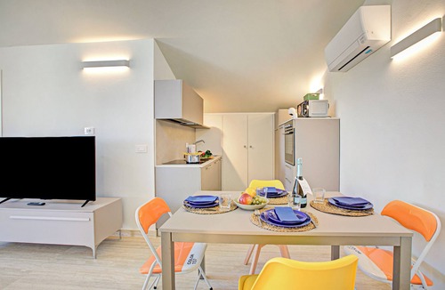 Lido di Camaiore Apartment | Appartamento Lola - 1 Km To The Beach, Camaiore, Italy
