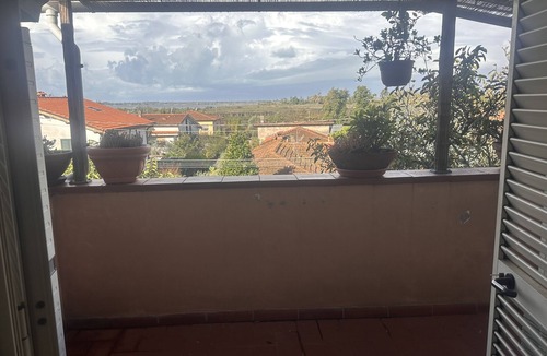 Massaciuccoli Apartment | Appartamento Raffaello in riva al lago con giardino e piscina