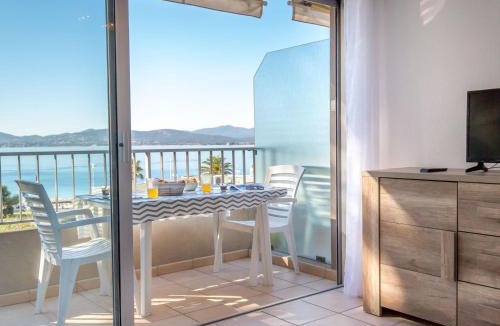 Saint-Raphael Apartment | Appartement 2 pièces avec Terrasse - Plage à 50m - Climatisé - Proche Gare et Commerces - FR-1-466A-4