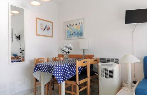 Cannes La Bocca Apartment | Appartement 2 pièces proche plage avec vue mer, clim, Wifi et piscines - FR-1-609-21