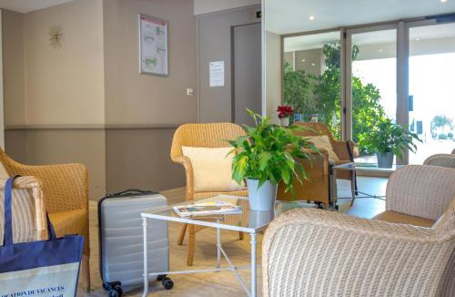 Saint-Raphael Apartment | Appartement 2P avec Balcon, Clim, à 50m de la Plage et Centre-ville, WiFi et Parking Disponibles - FR-1-466A-3