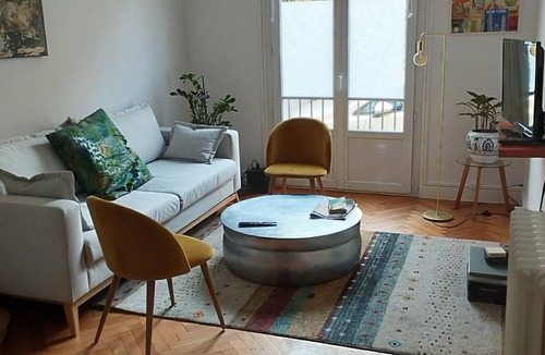 Liberation Apartment | Appartement 45 M2 Confortable et Très Bien Situé