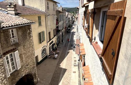 La Colle-sur-Loup Apartment | Appartement 56m2 avec balcon en coeur de village