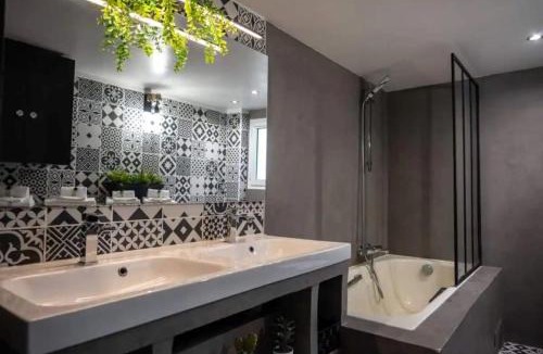 Saint-Augustin Apartment | Appartement avec mezzanine