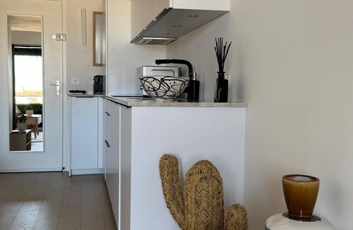 Port Grimaud Apartment | Appartement Avec Patio et vue Exceptionnelle sur les Canaux