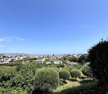 Saint-Laurent-du-Var Apartment | Appartement calme vue mer