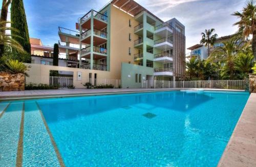 Antibes City Centre Apartment | Appartement Port Prestige - terrasse - piscine - parking