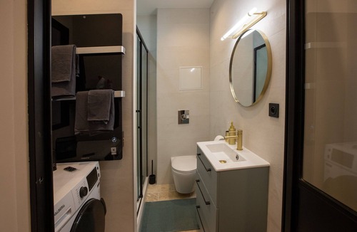 Antibes Old Town Condo | Appartement Rénové Vieille Ville Antibes